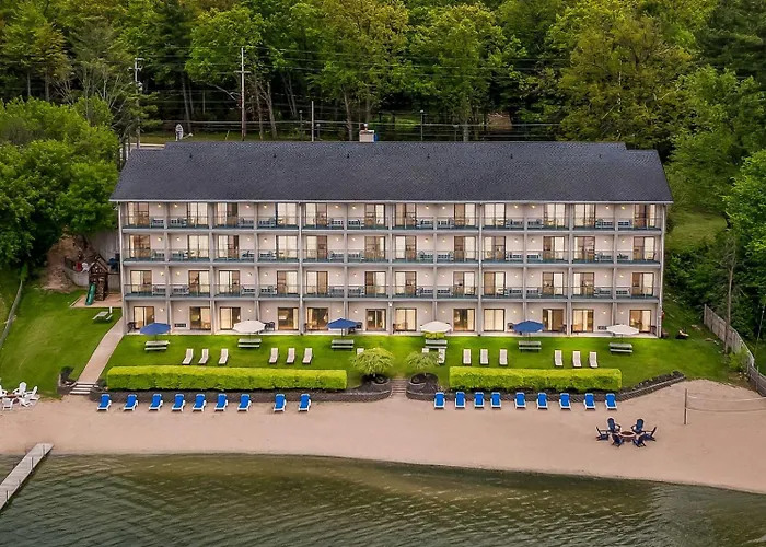 Beachfront Hotel Houghton Lake