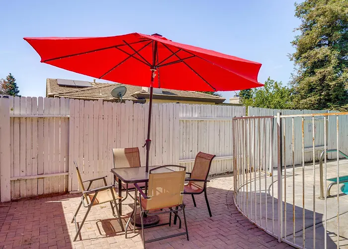 Private Pool & Patio: Pet-Friendly Bakersfield Gem
