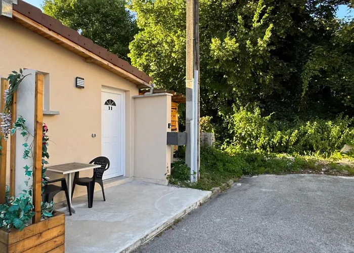 Studio neuf très calme