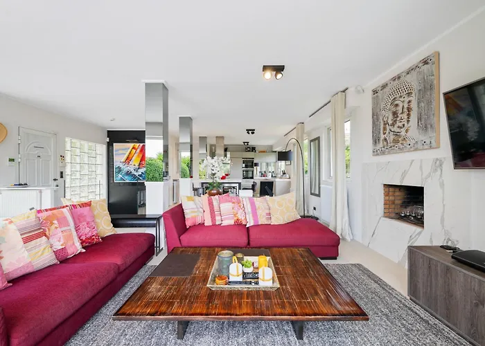 Cannes Villa: 15 Mins Walk To Beach & Centre