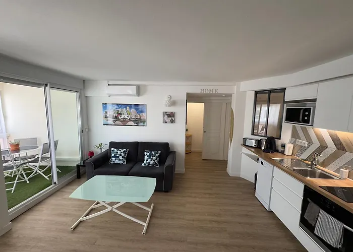 Appartement 40 M2 Climatise Au Centre Ville De Lgm