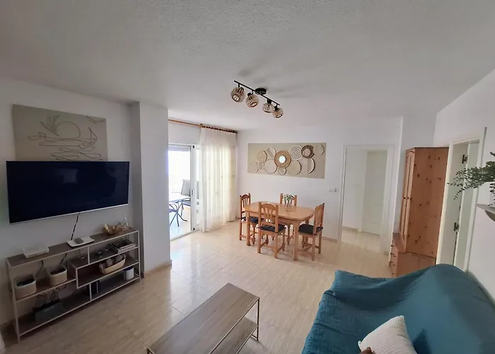 Villa con piscina: Casa en Urbanización Los Ibicencos