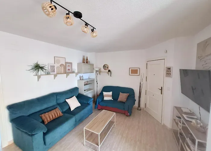 Villa con piscina: Casa en Urbanización Los Ibicencos