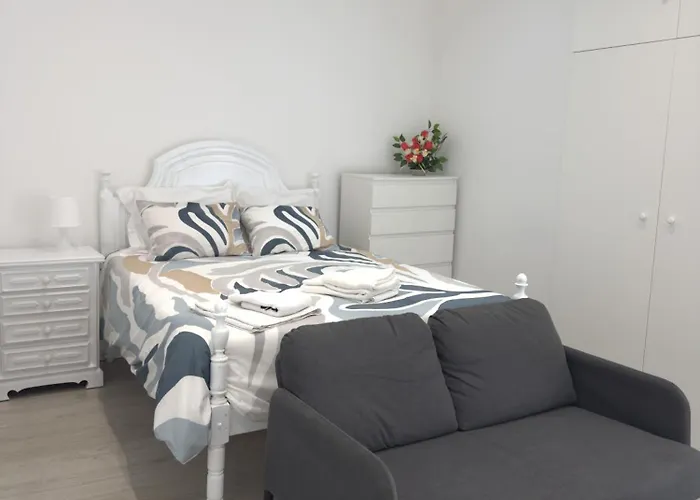 Apart hotel: Antero De Quental Studios 2