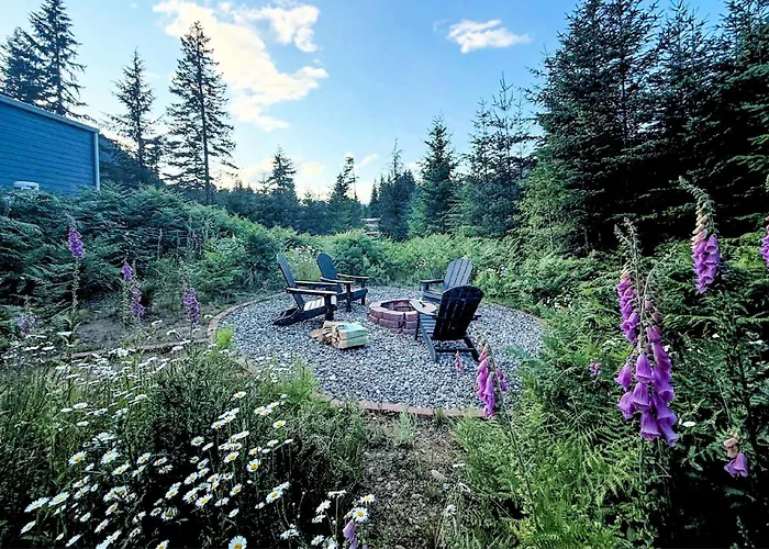 Fire Pit & Mtn Views! Cabin, Steps To Wind River
