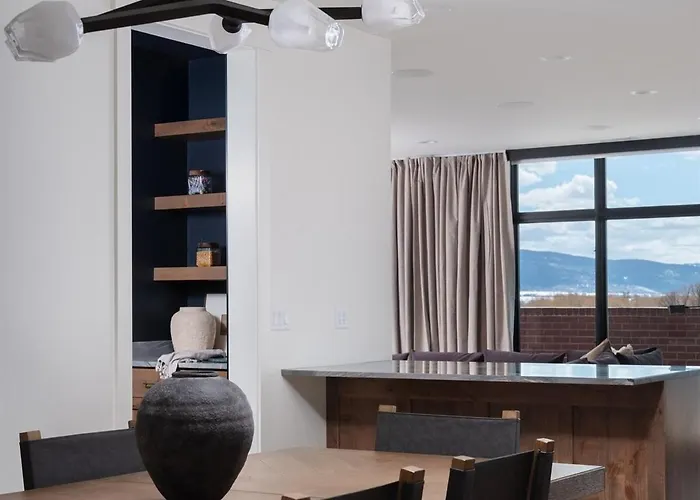 Newly Built - The Grand -Penthouse -Amazing Views
