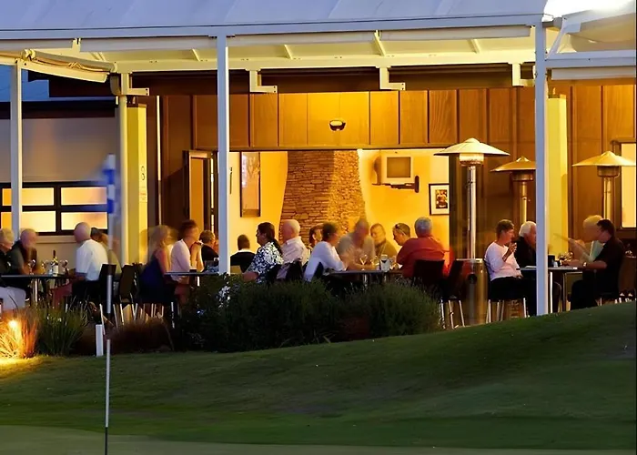 Matarangi Lakeside Gem - Golfers Dream!