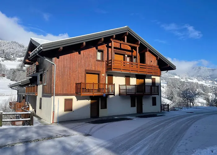Appartement cosy avec piscine et parking, au pied des pistes - FR-1-505-213