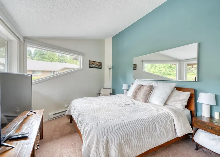 Mt Hood Village Condo - Cozy Retreat With Fireplace