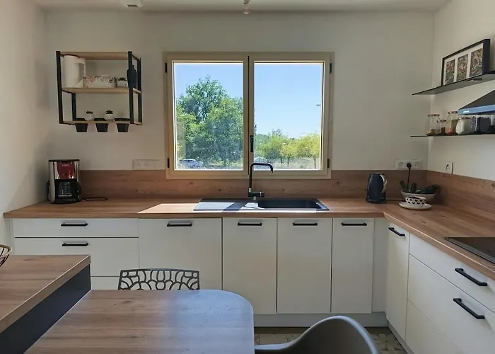 Maison avec jardin proche piscine 5km Lac et étangs