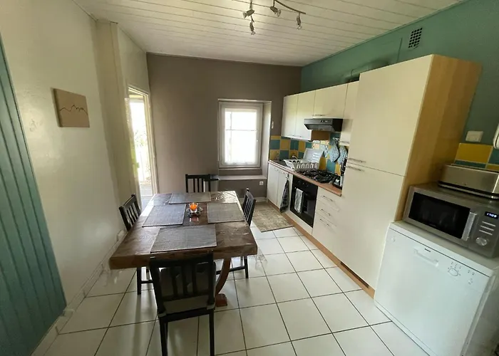 Maison aux pieds des volcans