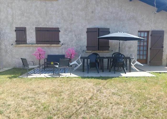 Gîte des Lauriers Roses - Piscine collective, Spas et jardins privés - 7 kms de la plage de Lespecier