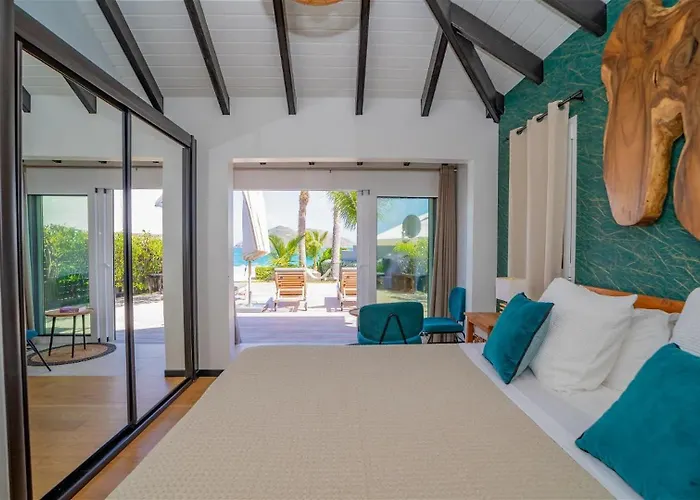 3Br Charming Seaside Villa With Private Pool