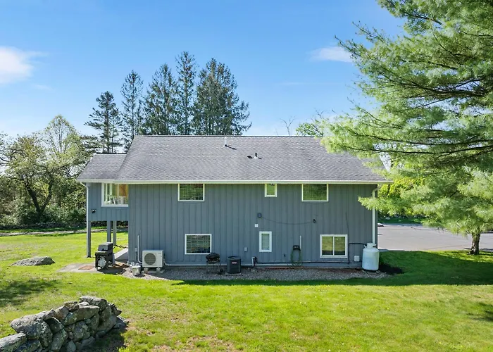 Exceptional Contemporary Retreat With 4 King Beds In Mystic Ct