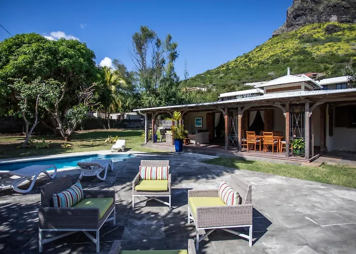 Kitesurf Paradise at Le Morne - Pool, Garden, Views