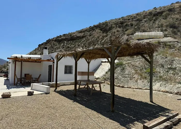 Cortijo MAMANGUEÑA PISCINA Y CUEVA