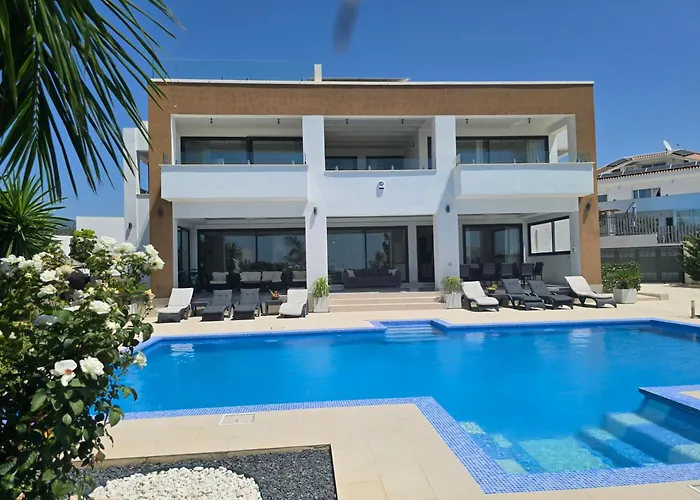 Villa Valeriya Vista Al Mar