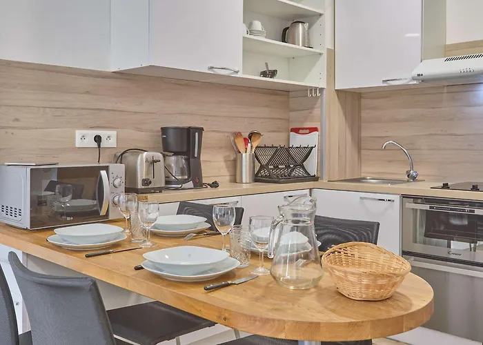 Spacieux T2 rénové, vue nature, balcon sud, Wifi, parking à Barbotan - FR-1-841-54