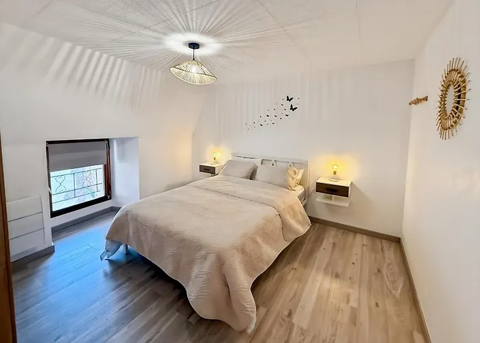 Appartement rénové, lumineux au centre de Vic