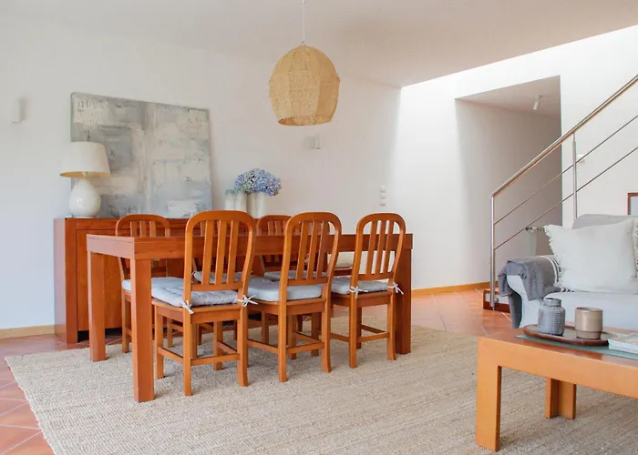 Just Like Home - Casa Dos Pinheiros