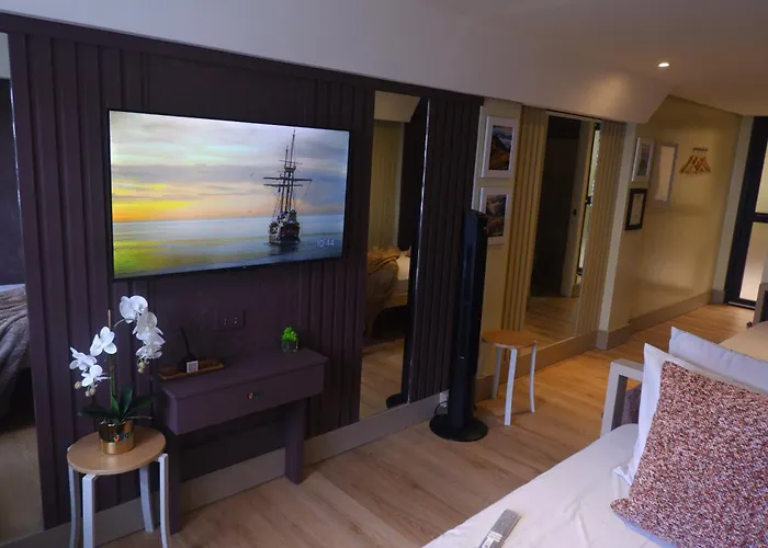 Сity center hotels Sunset View Ridge Residences