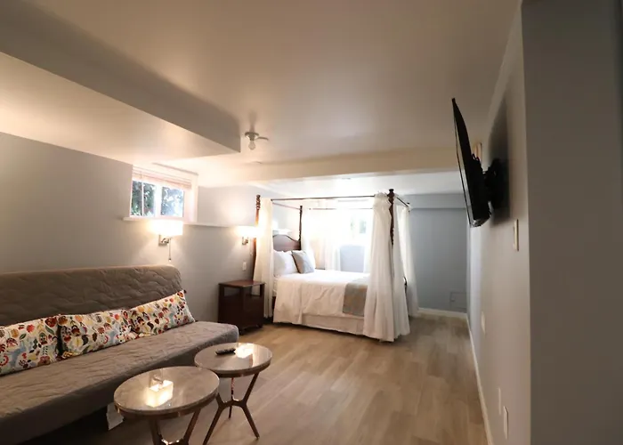 Victoria Gorge Waterway Vacation Home