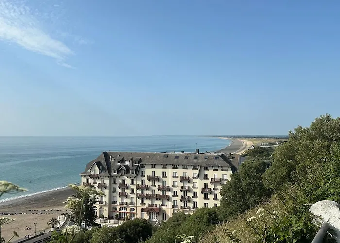 T2 avec balcon à 5 mn à pied de la mer