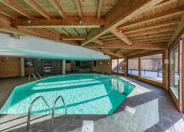 Cozy 4 Bedroom Duplex Apartment, Spa Residence