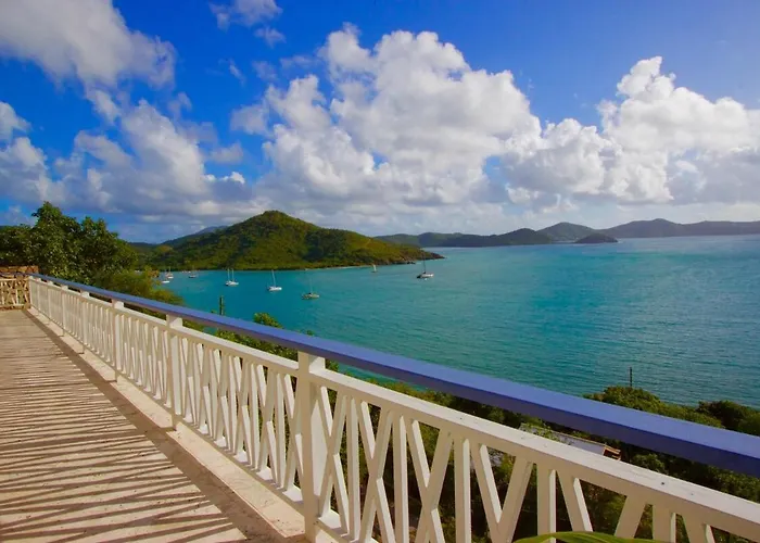 Big Blue Ocean Views From Every Room, Small Pool And Hot Tub - Sea Rock