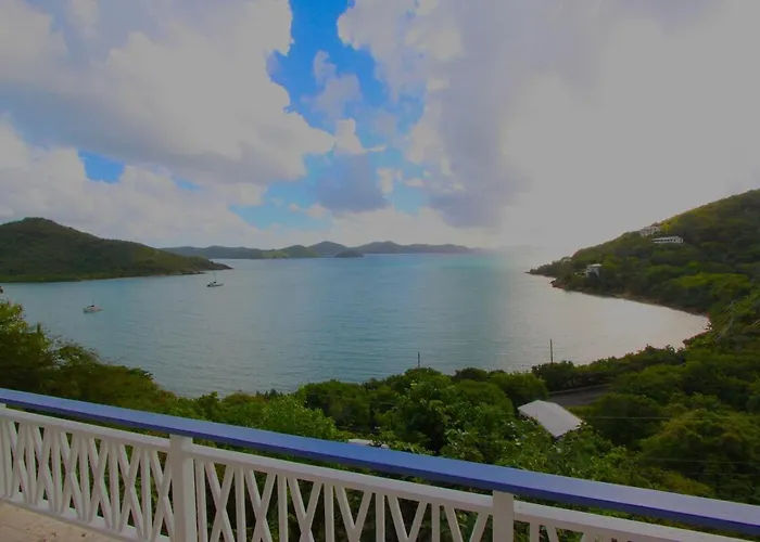 Big Blue Ocean Views From Every Room, Small Pool And Hot Tub - Sea Rock