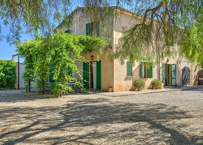 Finca la Finquita by Rentallorca