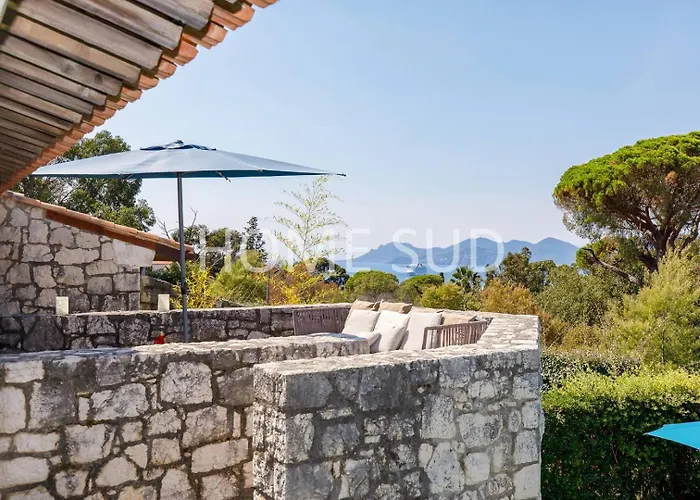 Votre Maison De Vacances Dans Un Ecrin De Verdure - Cannes