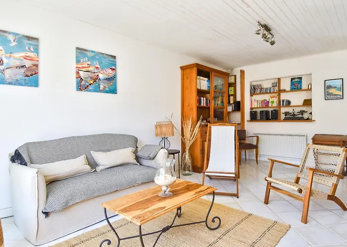 À 800 m de la mer, jolie maison avec jardin pour 7