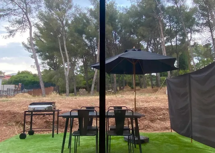 Joli mas bohème 60 m carré a seulement une minute à pied de la plage 4 personnes