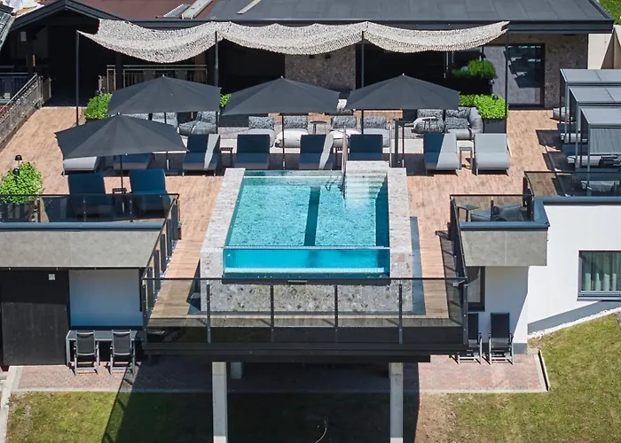 The Poolhouse Boutique Lodge