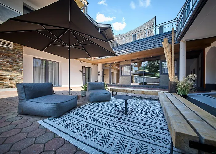 The Poolhouse Boutique Lodge