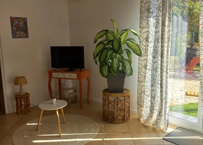 Logement 2 personnes cosy avec petit jardin