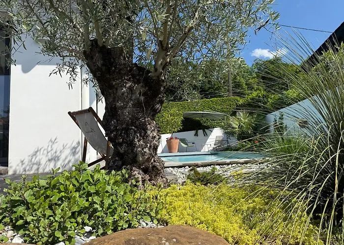 Maison individuelle contemporaine avec piscine