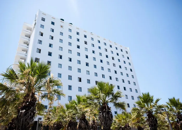 Resort: Grand Beach Hotel