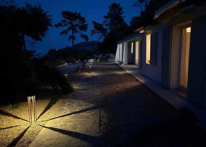 Villa Ormarine, vue exceptionnelle sur la baie de Cannes et le Mercantour