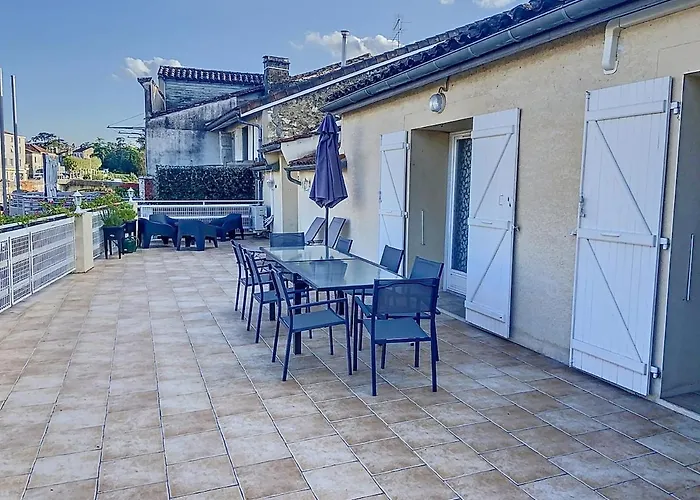 T6 Unique, Chic And Artistic With Large Terrace