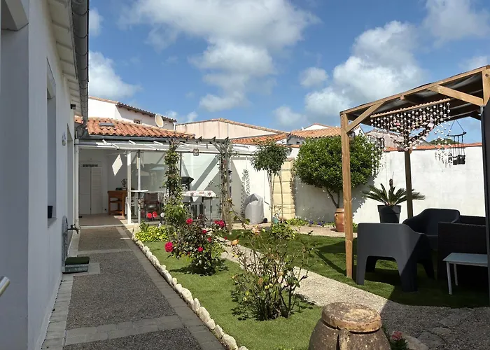 LA MAISON DU PUITS DE FER à la Flotte en Ré
