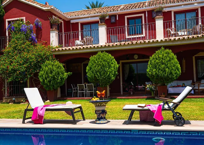 Villa Nabrisa Marbella, 5 Bedroom, Private Pool, Garden, Bbq