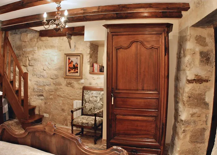 La Petite Maison- Fairytale Stay in Village Center