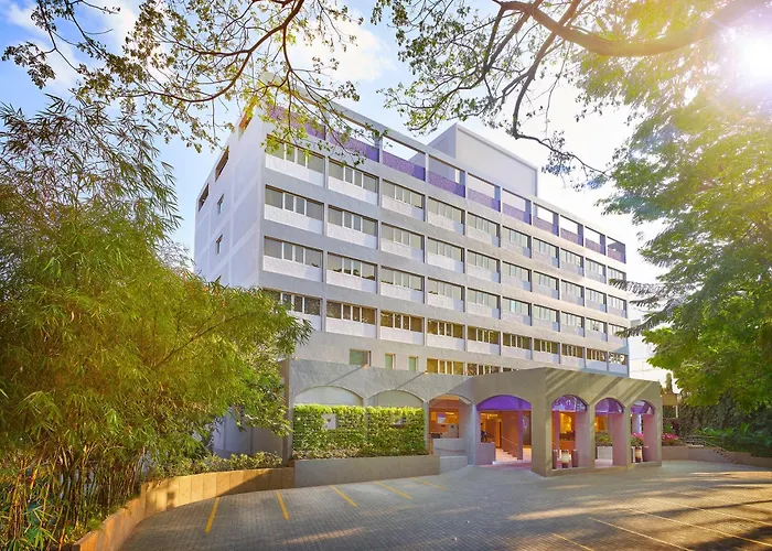 5 star hotels Vivanta Bengaluru Residency Road