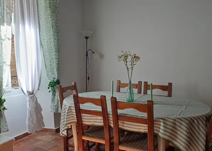 Charmant petit appartement provençal