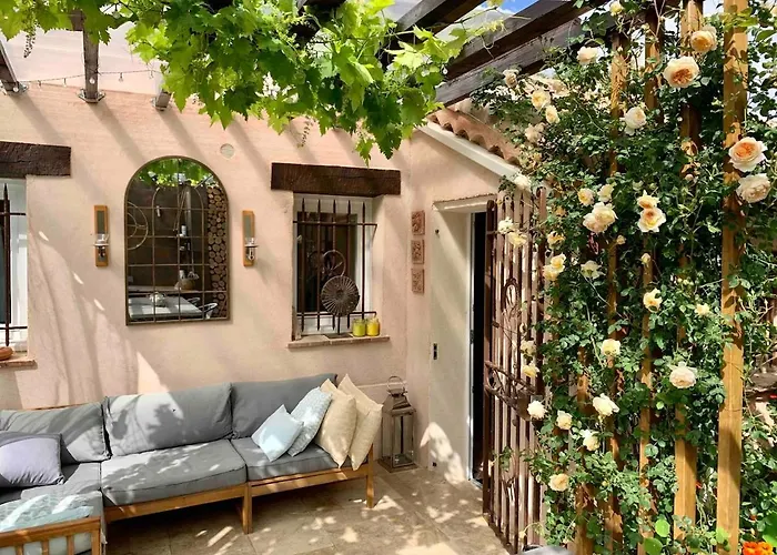 Family Villa Augflor With Pool And Garden