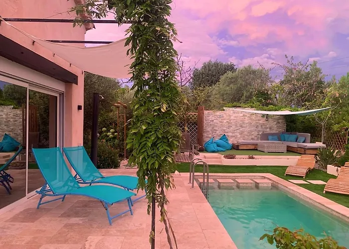 Family Villa Augflor With Pool And Garden