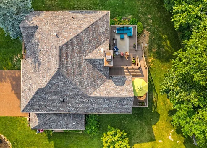 Updated And Spacious Home With Huge Yard Office And Decks