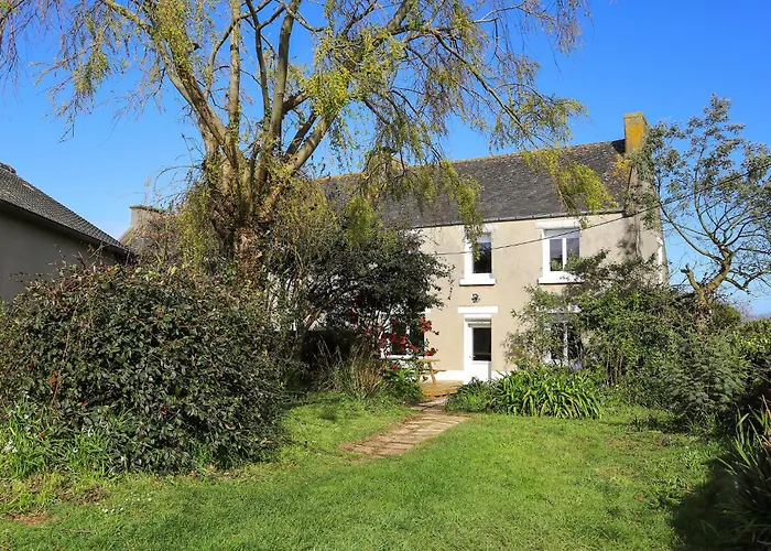 3 Bedroom Stunning Home In Plougasnou